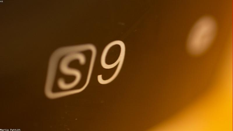 Tai nghe chống ồn: Sony hay Bose tốt hơn?